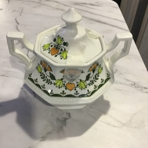 Johnson Bros Greenfield Sugar Bowl White Ceramic Octagon Floral Design England - Picture 2 of 4